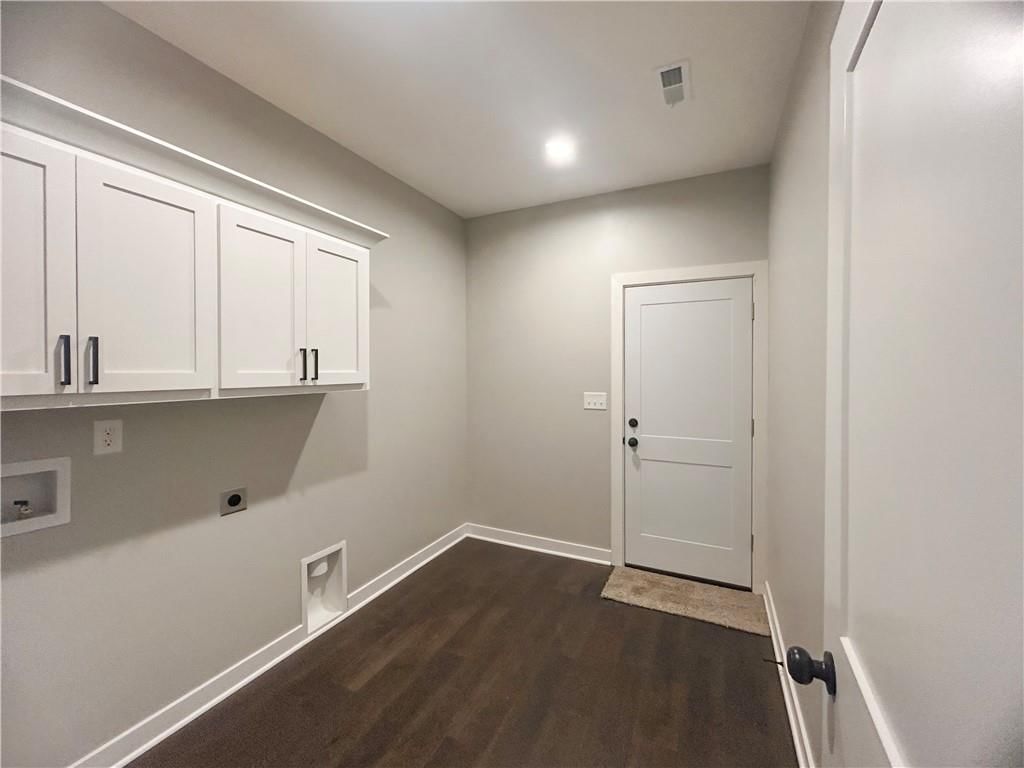 700 St. Charles Street — photo 8
