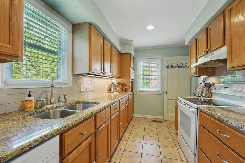 5824 Marty Street — photo 11