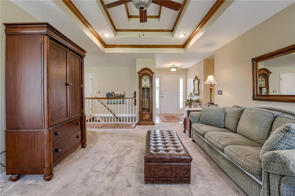 748 SW Windsong Circle — photo 2