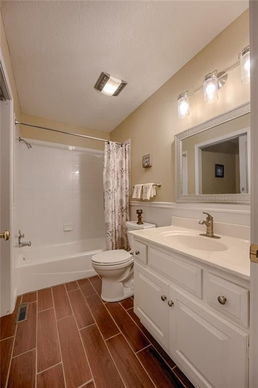 748 SW Windsong Circle — photo 14
