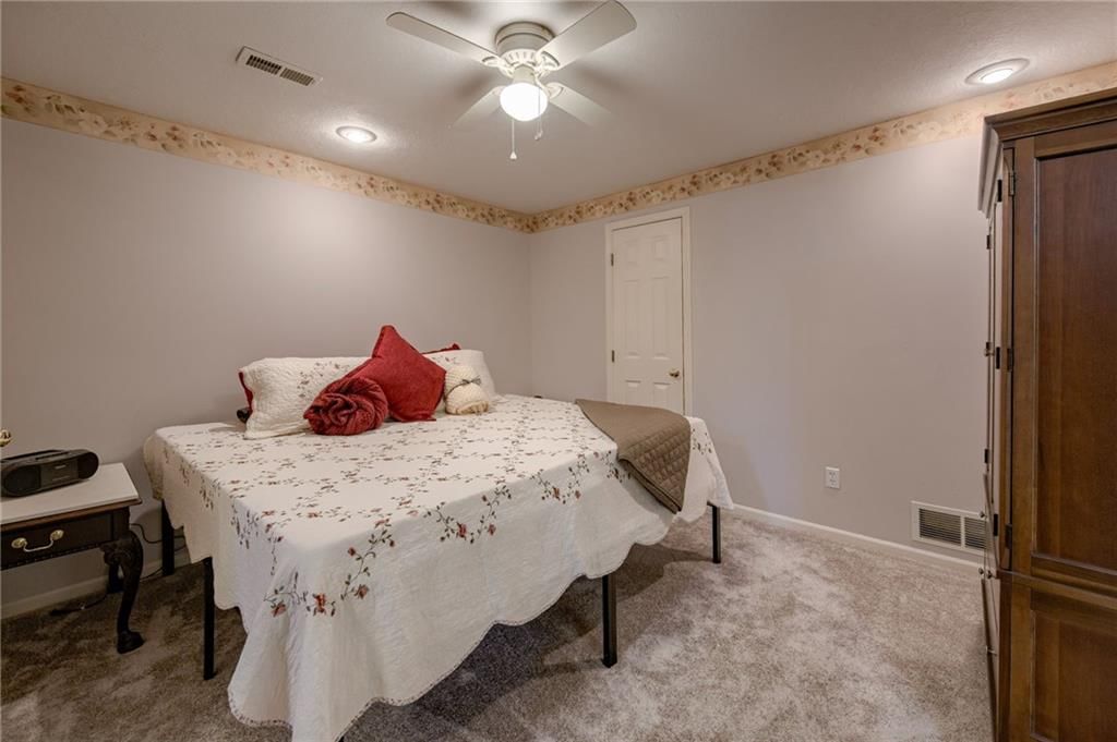 748 SW Windsong Circle — photo 16