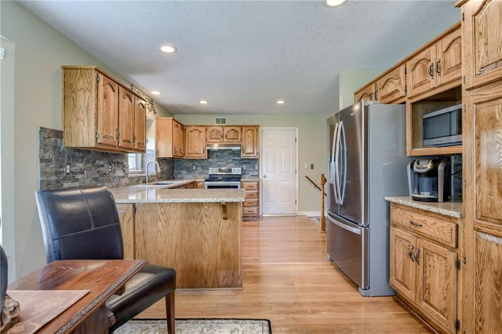 748 SW Windsong Circle — photo 5