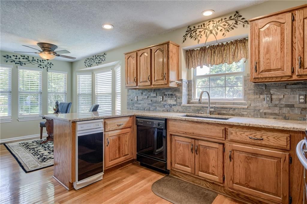 748 SW Windsong Circle — photo 6
