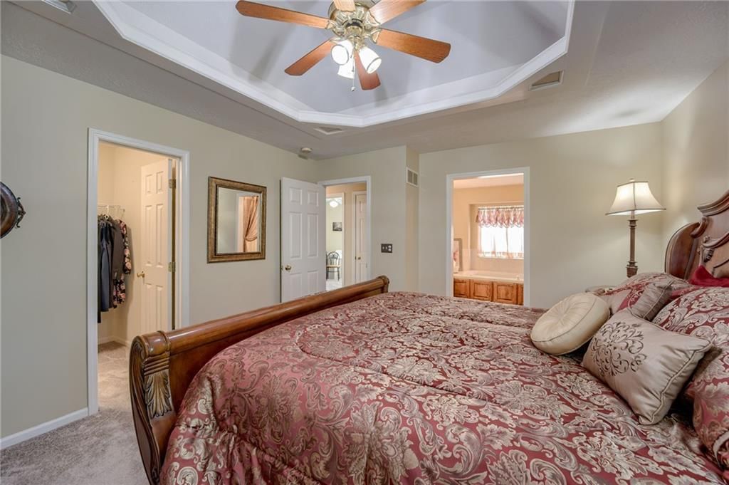 748 SW Windsong Circle — photo 9