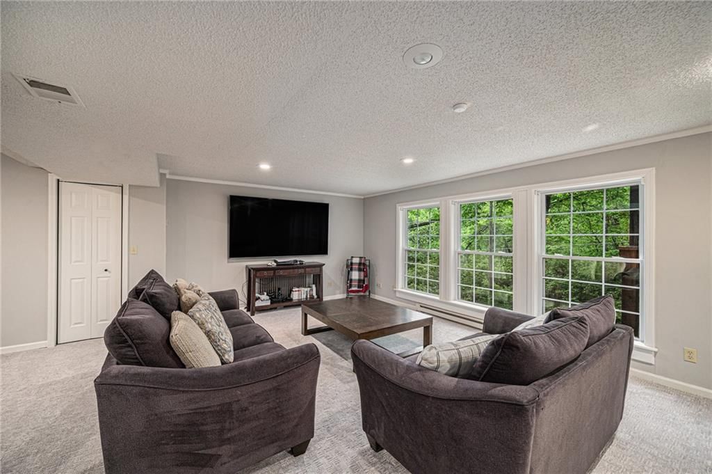 5517 Sleepy Hollow Road — photo 32