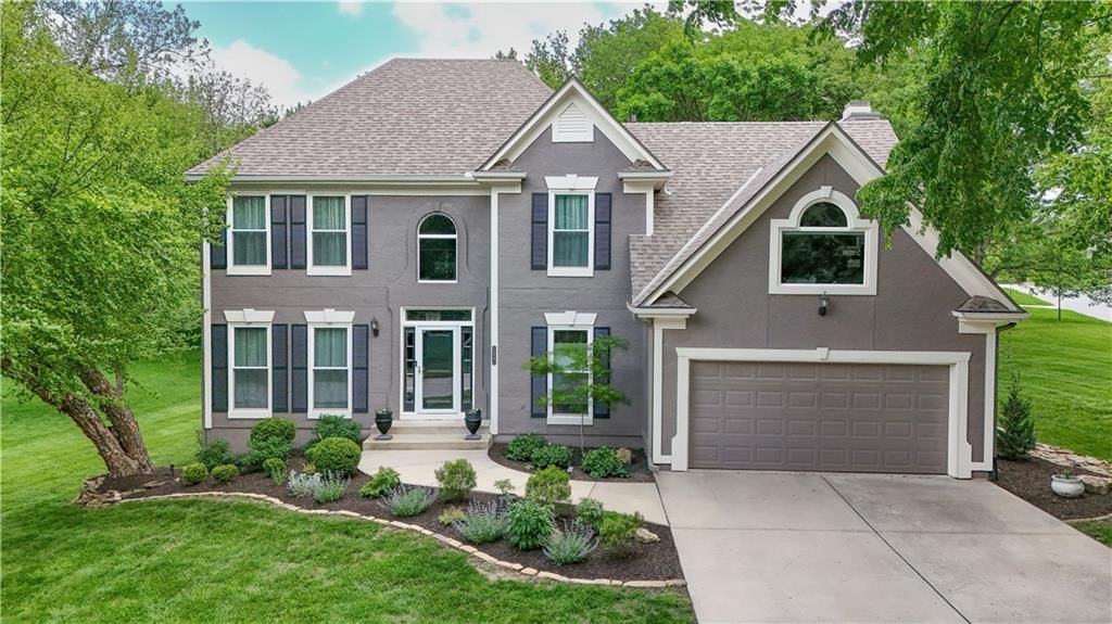289 SW Winterpark Circle, Lee's Summit, MO