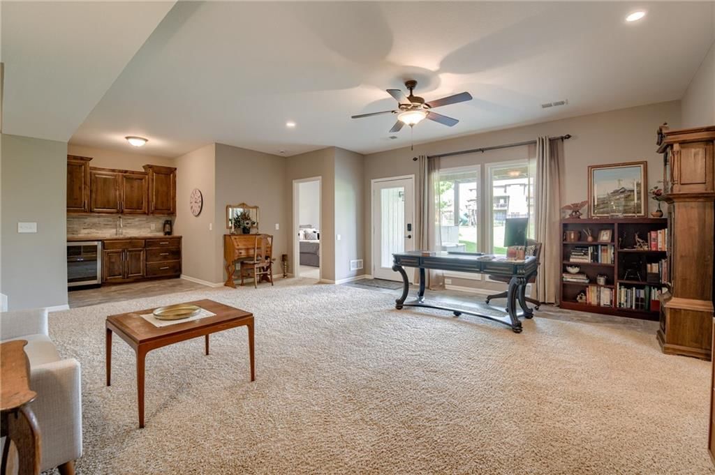 9301 N Belleview Avenue — photo 41
