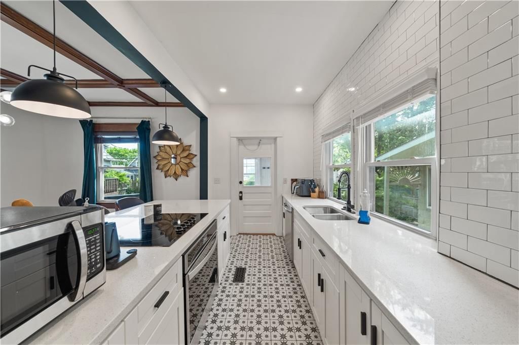 4427 Fairmount Avenue — photo 8