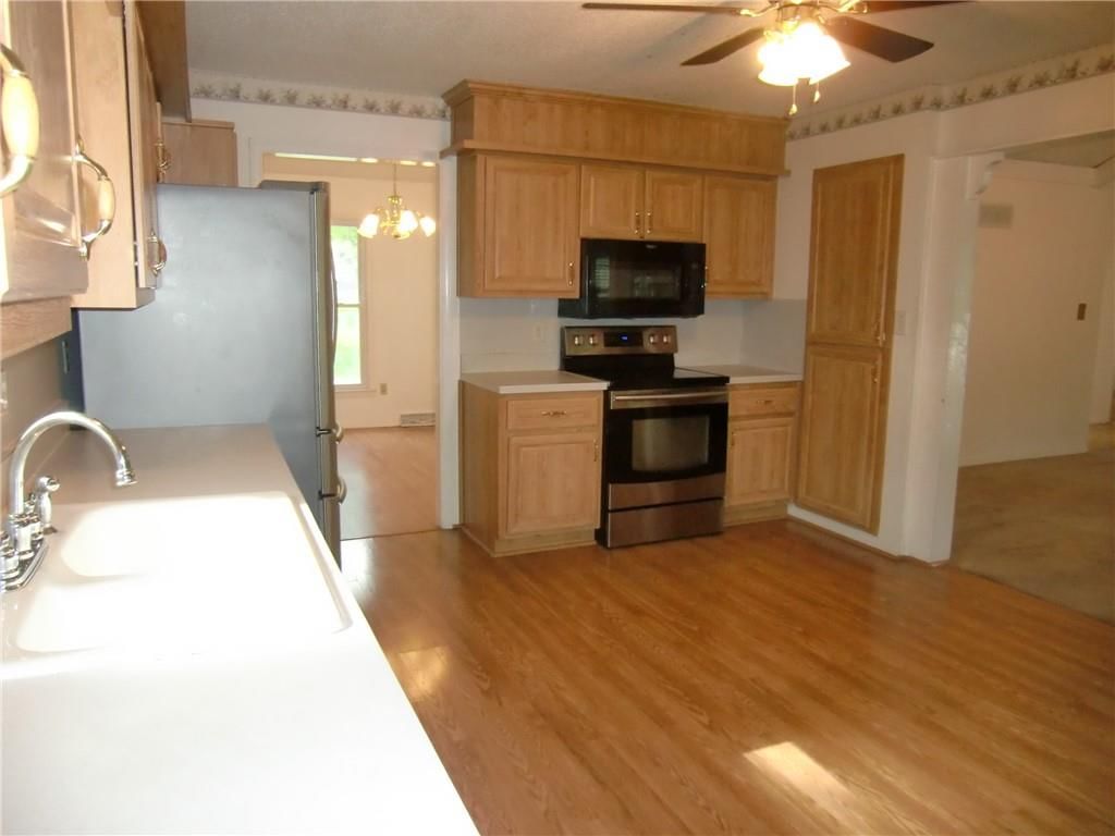 8008 Greenwald Drive — photo 16
