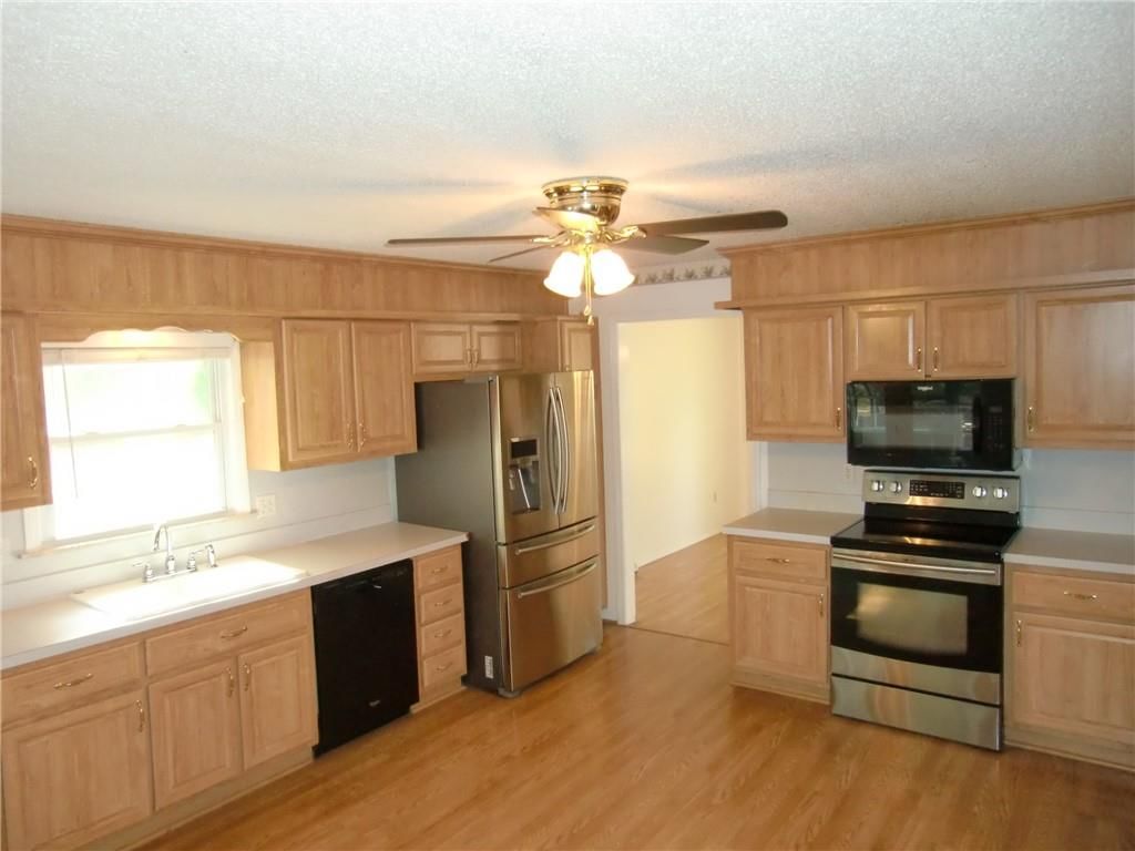 8008 Greenwald Drive — photo 17