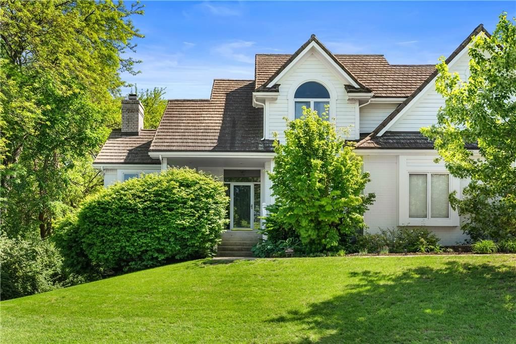 1813 SW Longview Terrace, Lee's Summit, MO