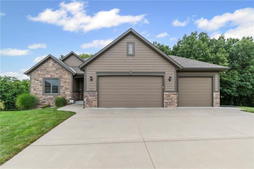 11217 Taylor Drive — photo 2