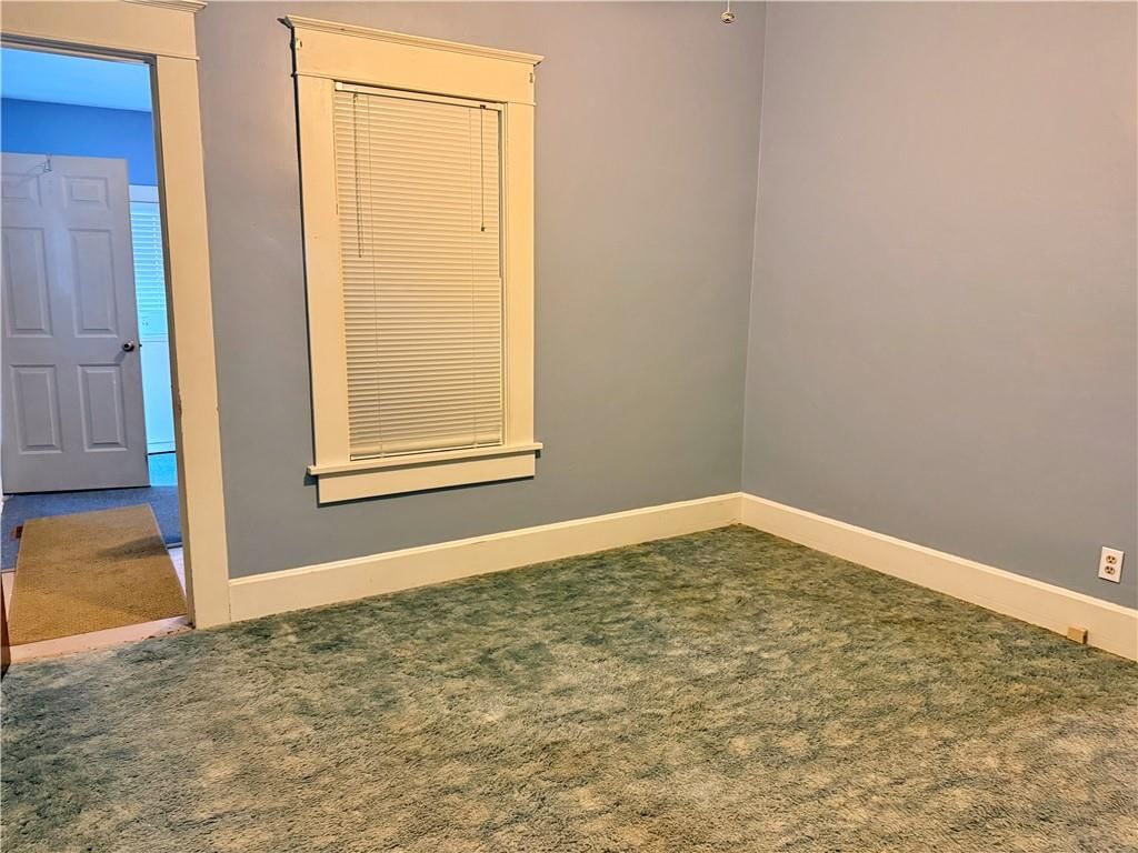 413 S Summit Street — photo 9