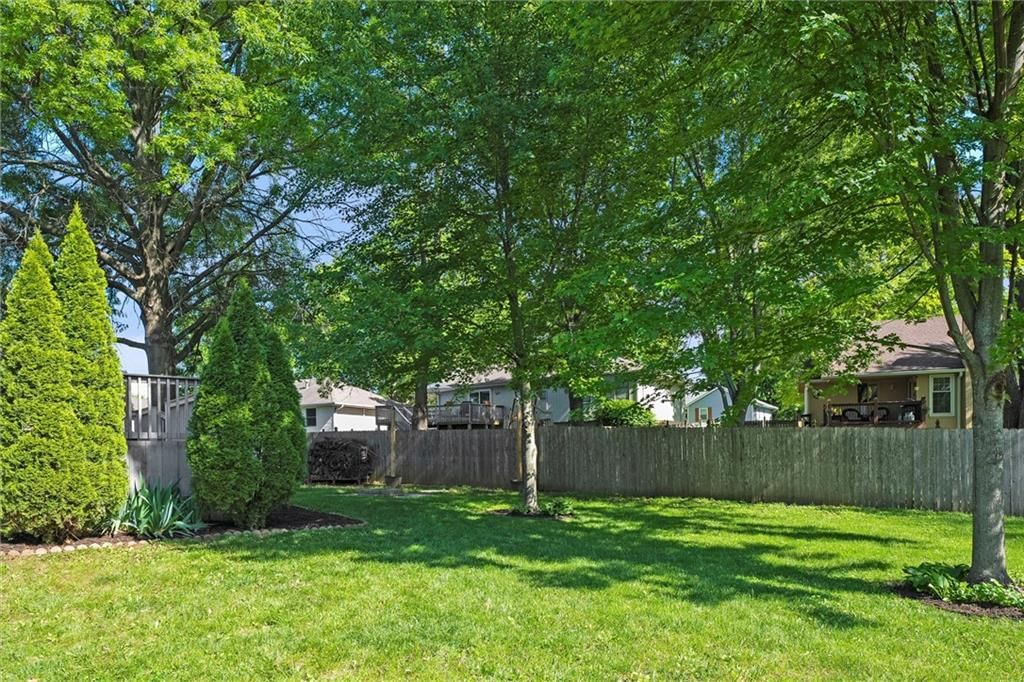 247 SE Brownfield Court — photo 31