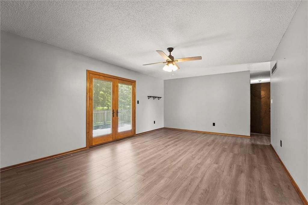 247 SE Brownfield Court — photo 9