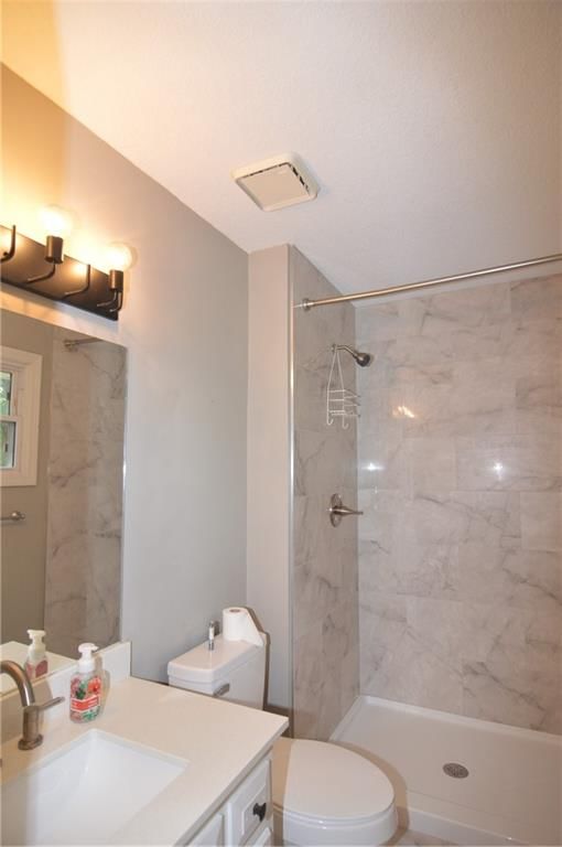 1748 NE Ridgeview Drive — photo 16
