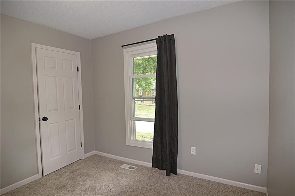 1748 NE Ridgeview Drive — photo 18