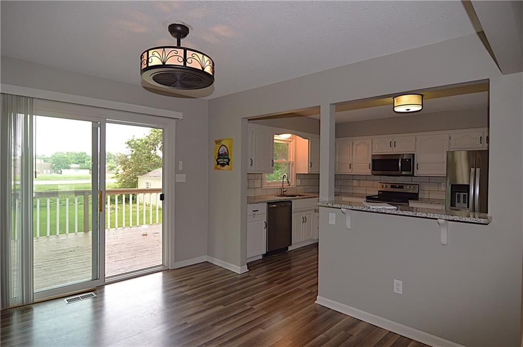 1748 NE Ridgeview Drive — photo 8
