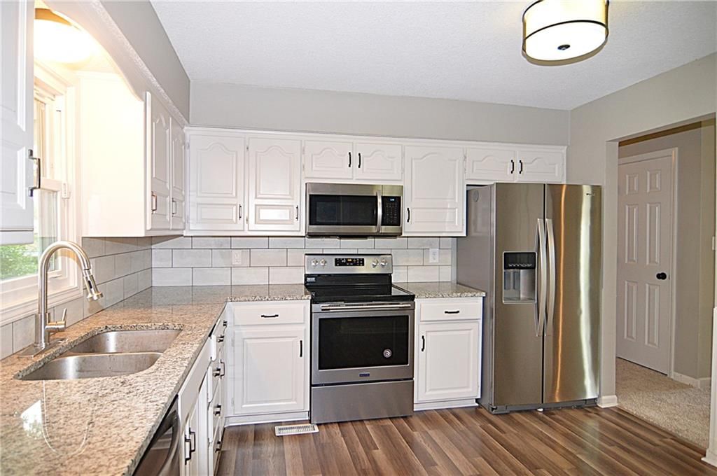 1748 NE Ridgeview Drive — photo 10