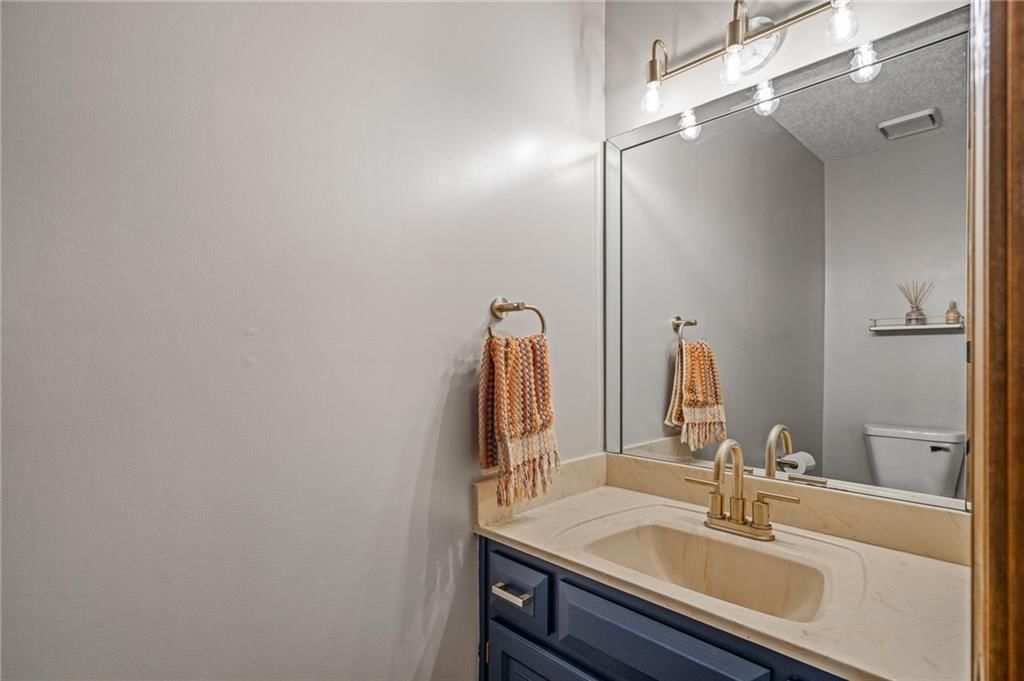 2023 NE Newport Court — photo 23