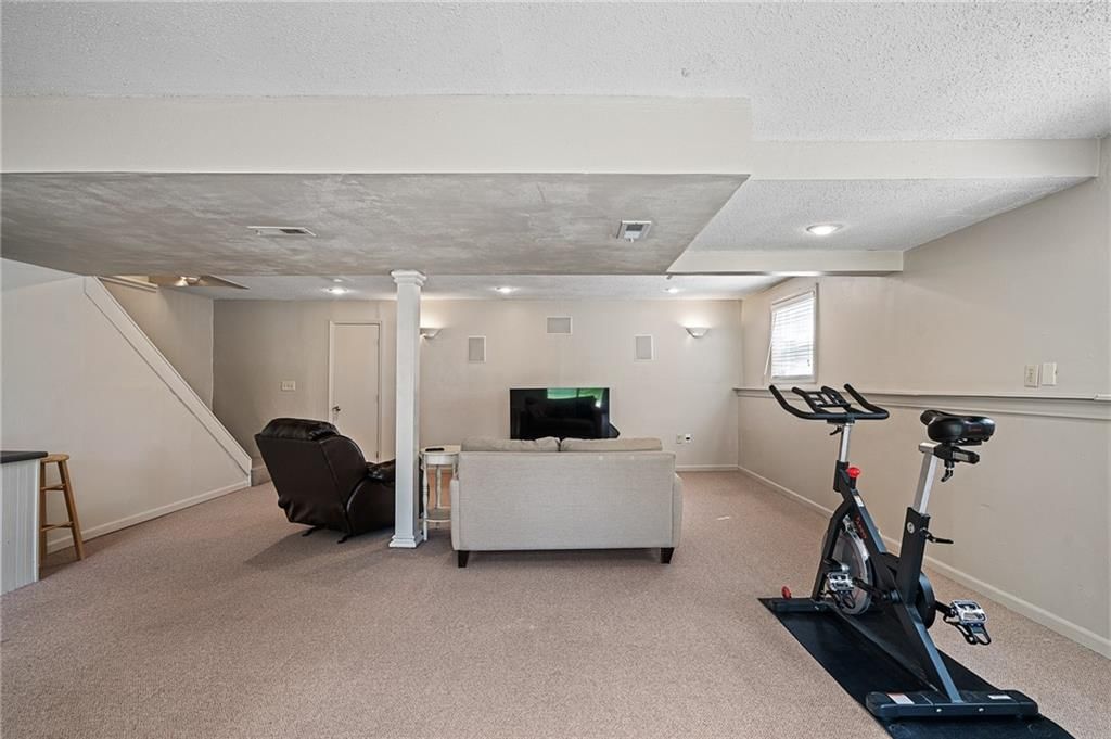 2023 NE Newport Court — photo 44