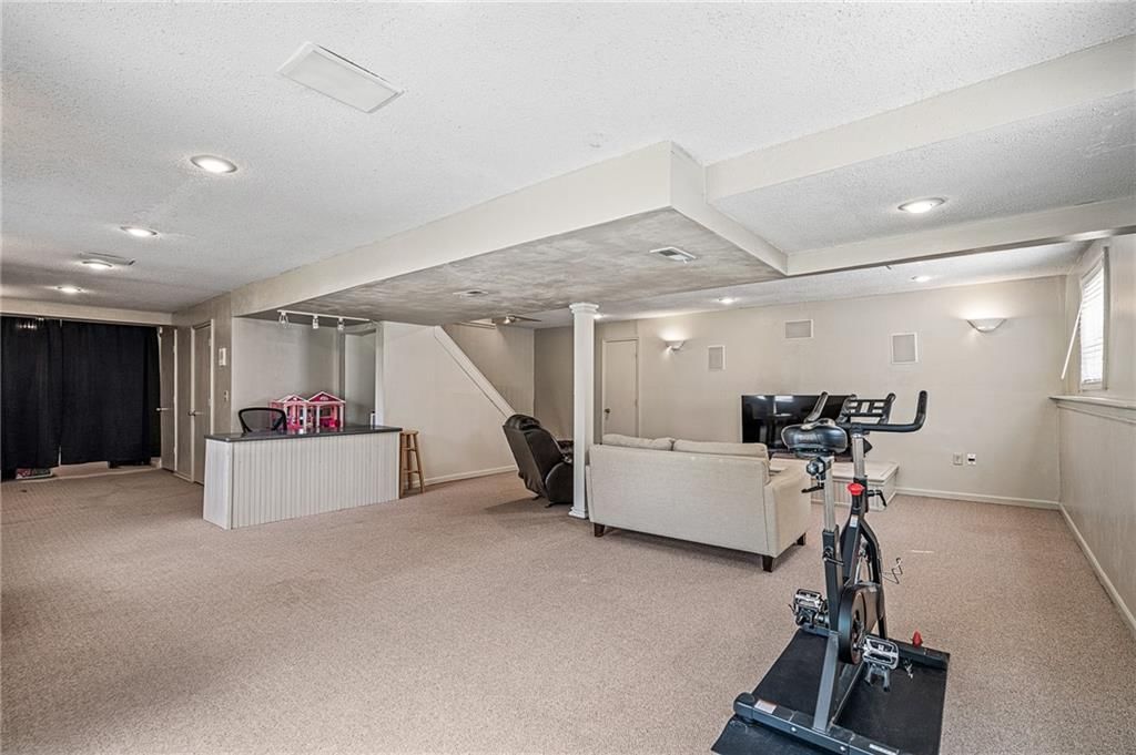 2023 NE Newport Court — photo 45