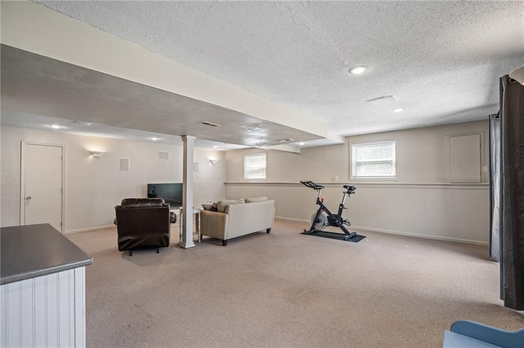 2023 NE Newport Court — photo 48