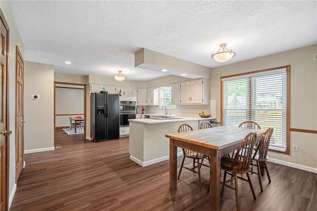 2023 NE Newport Court — photo 8