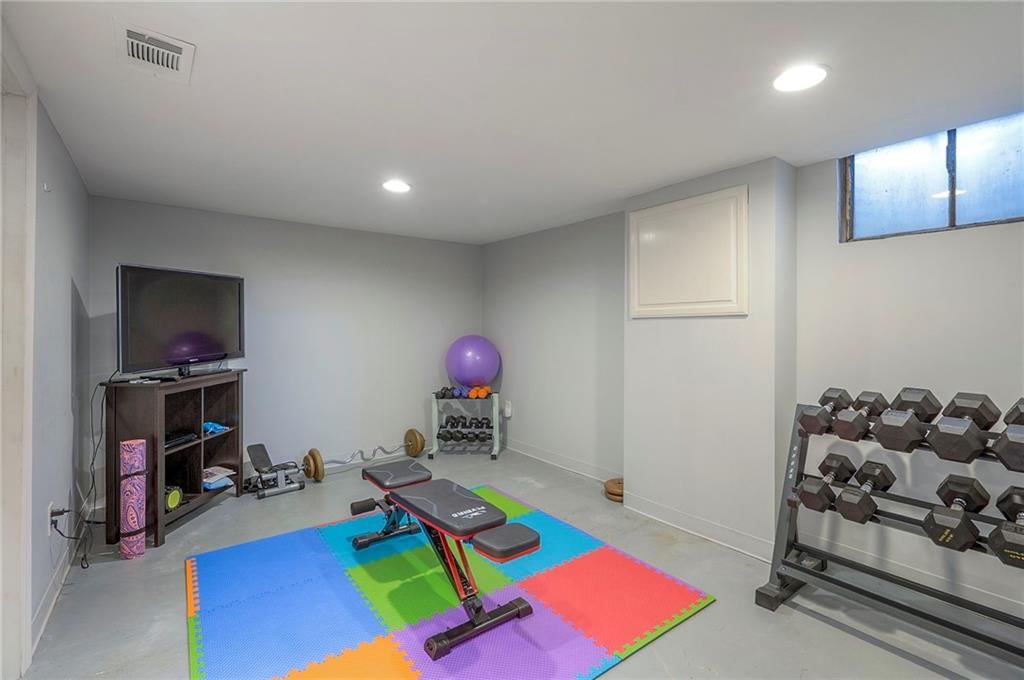 9516 Madison Avenue — photo 28