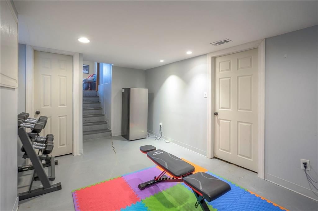 9516 Madison Avenue — photo 30