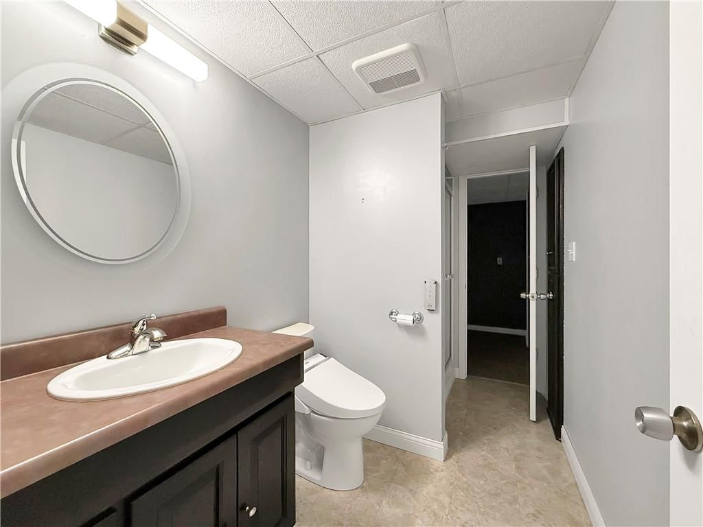913 Walnut Street — photo 20