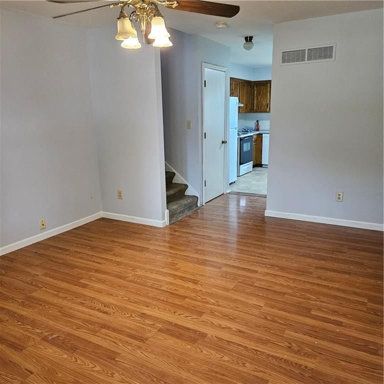 8413-8415 E 170th Street — photo 2