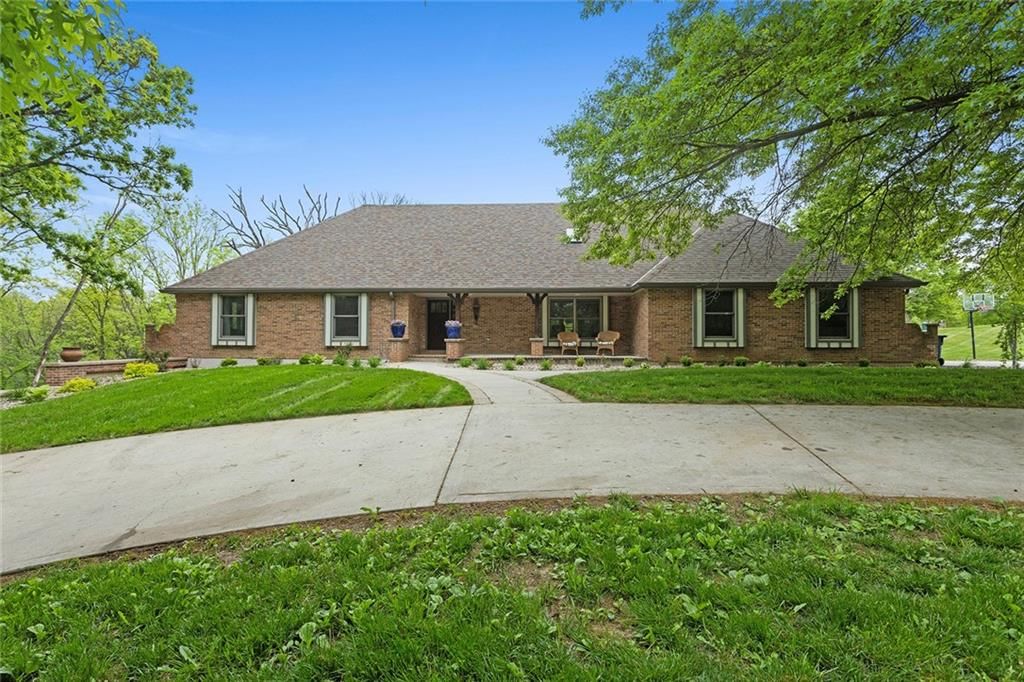 17610 Riverbend Road, Kearney, MO