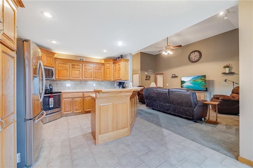 2211 Valley View Drive — photo 12