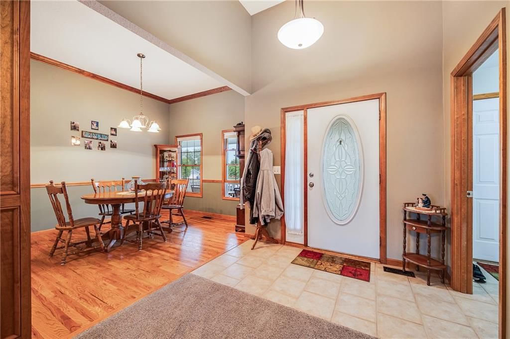 2211 Valley View Drive — photo 5