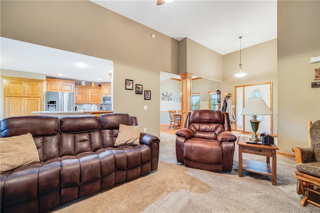 2211 Valley View Drive — photo 9