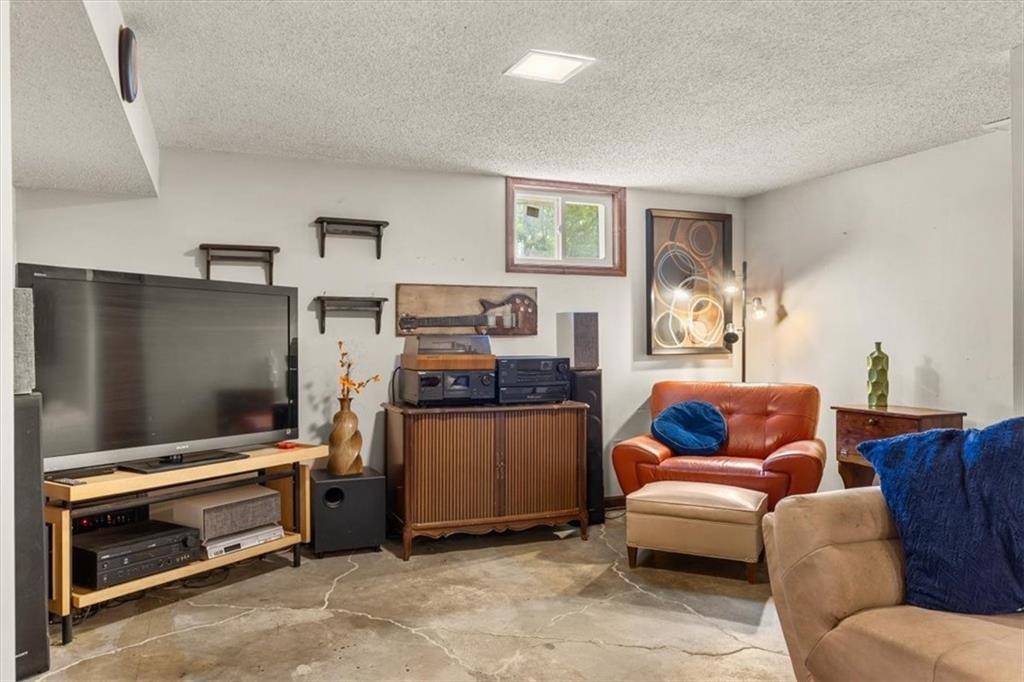 1309 Walnut Street — photo 13