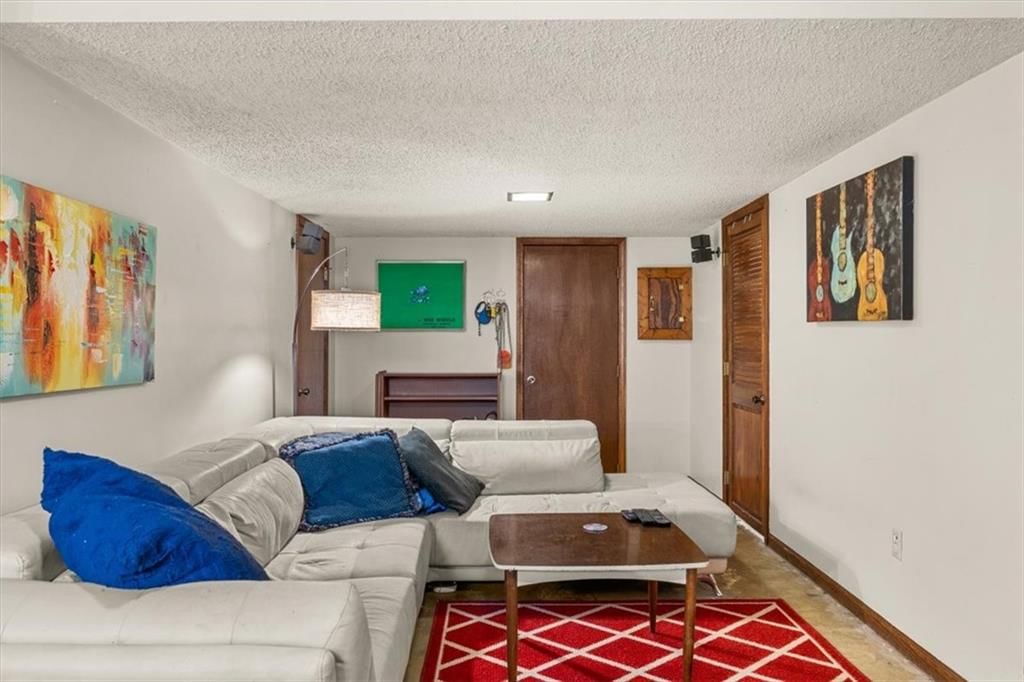1309 Walnut Street — photo 15