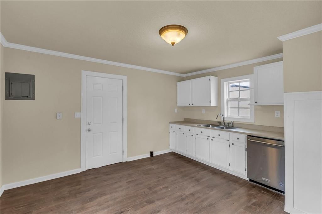 117 S Poplar Street — photo 13