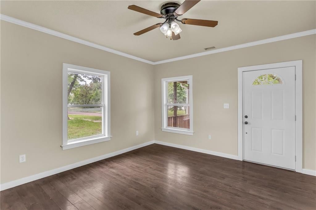 117 S Poplar Street — photo 5