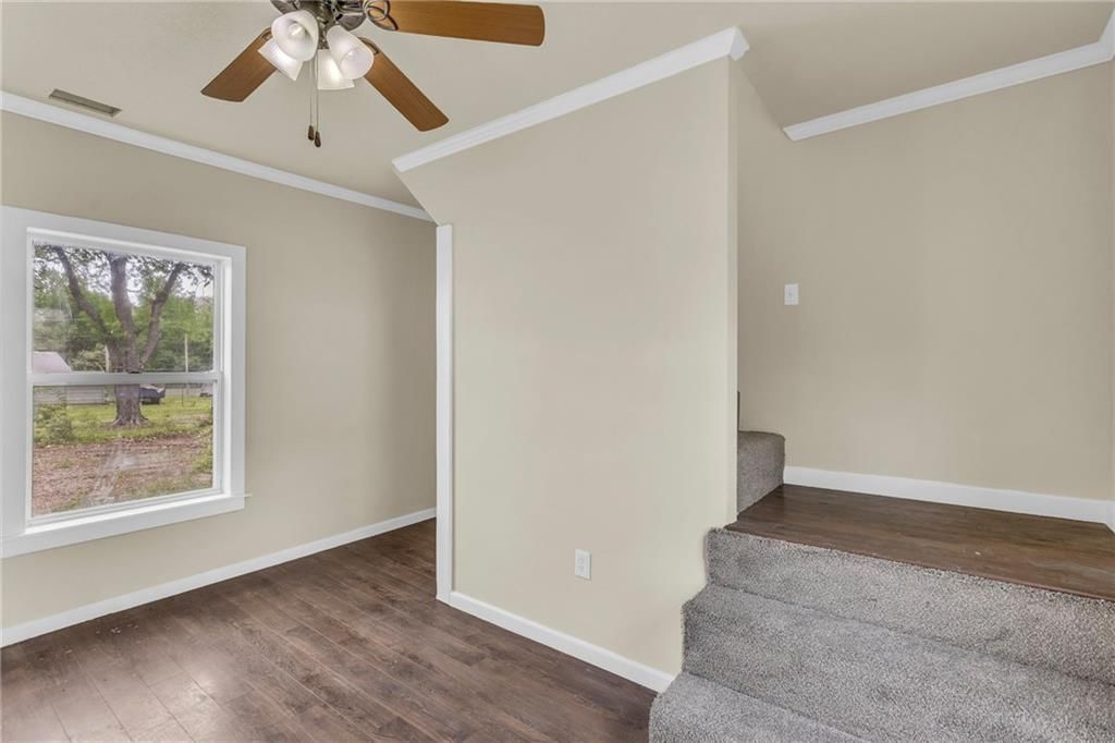 117 S Poplar Street — photo 7