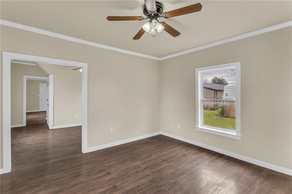117 S Poplar Street — photo 8