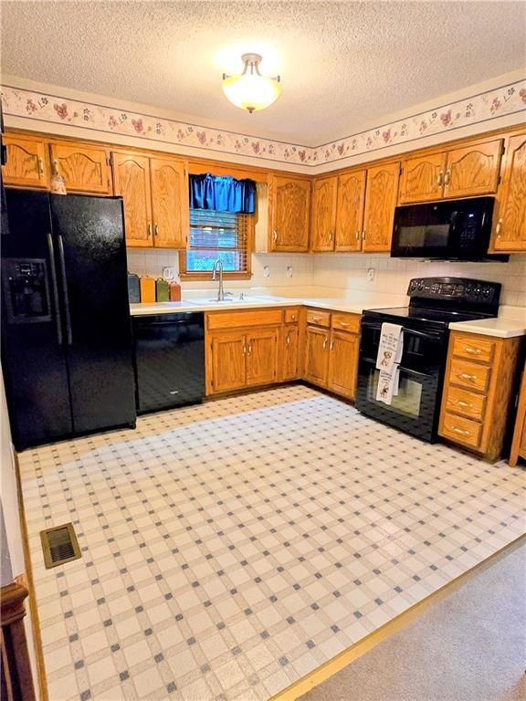 1415 Lynette Street — photo 10