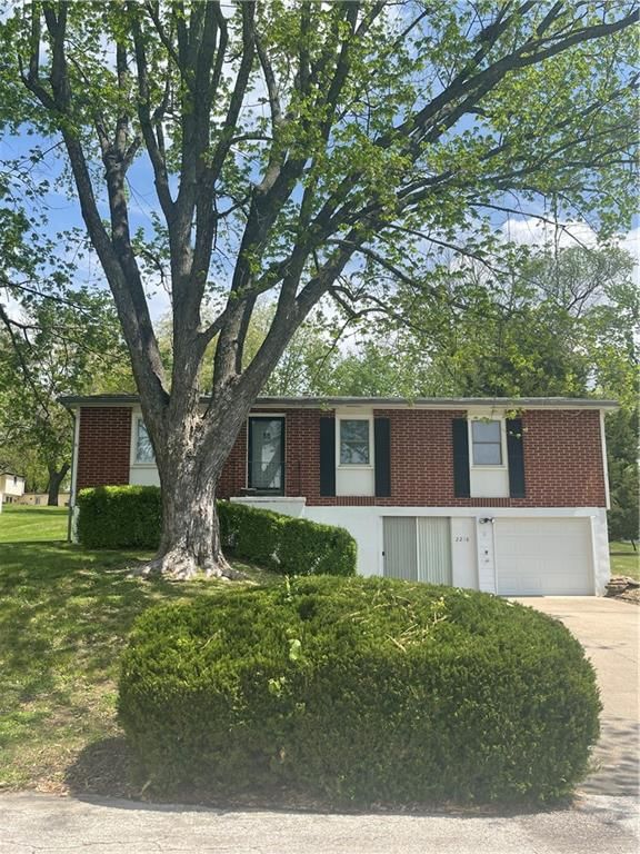 2218 Millwood Drive — photo 2