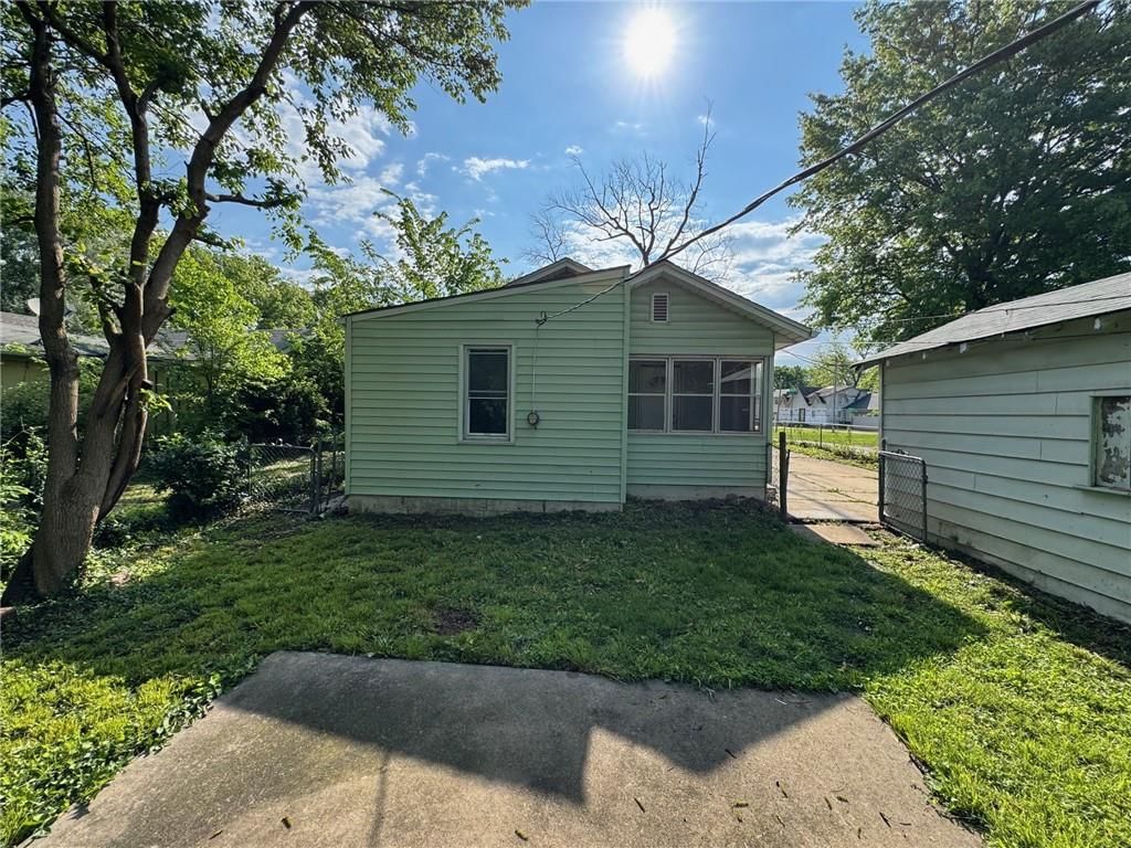 2544 S Overton Avenue — photo 4