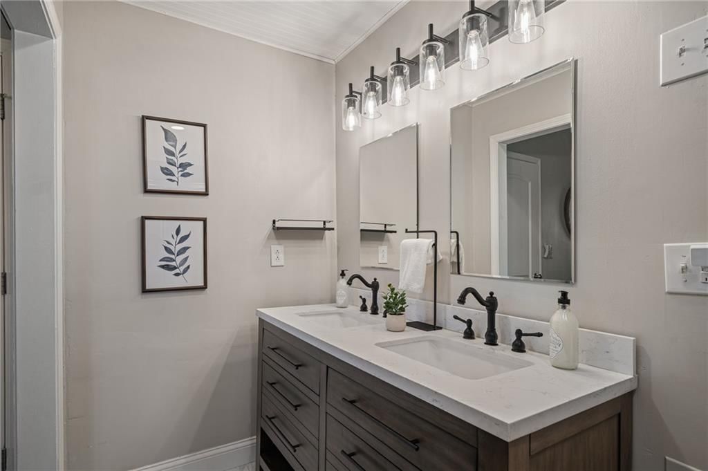 6516 Long Avenue — photo 36
