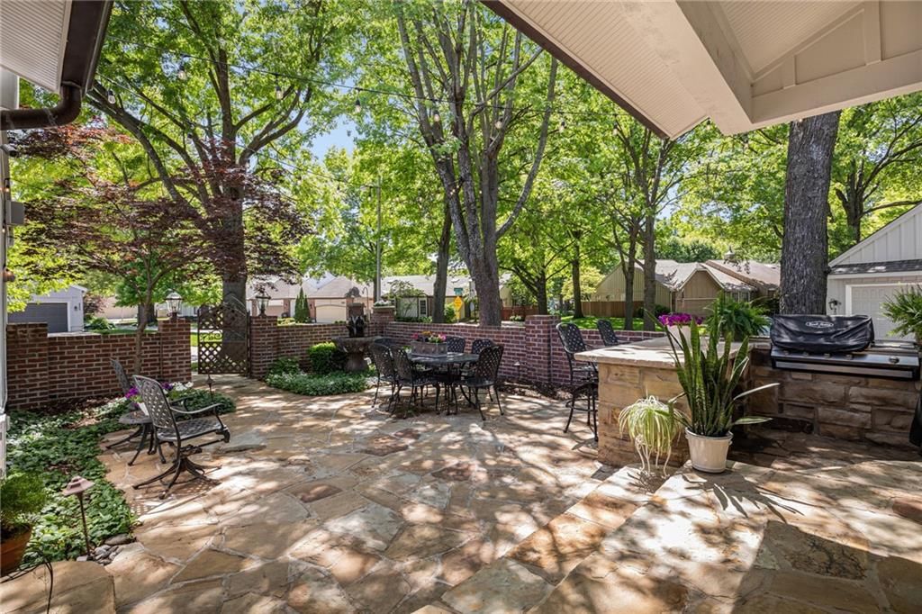 2022 Condolea Drive — photo 6