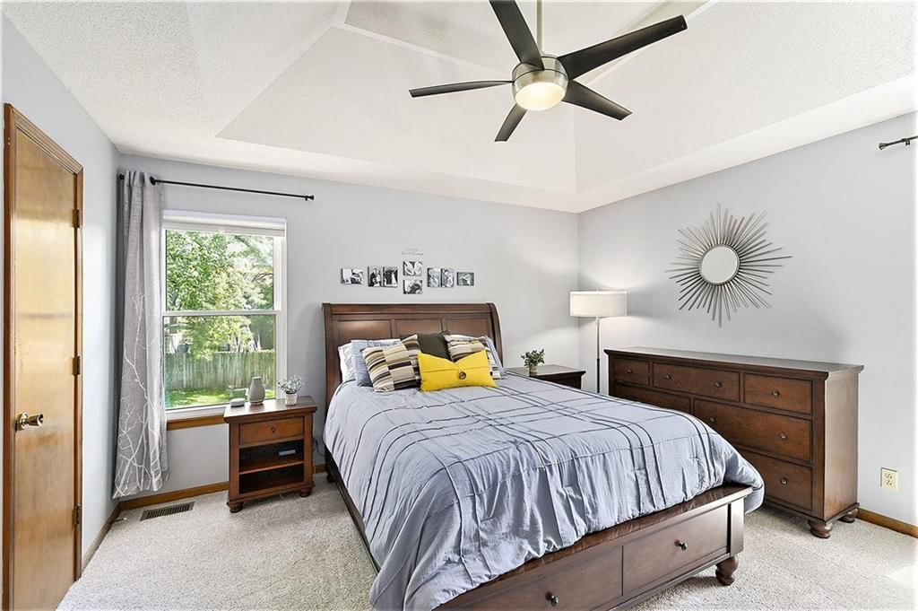 1153 E YESTERYEAR Drive — photo 18