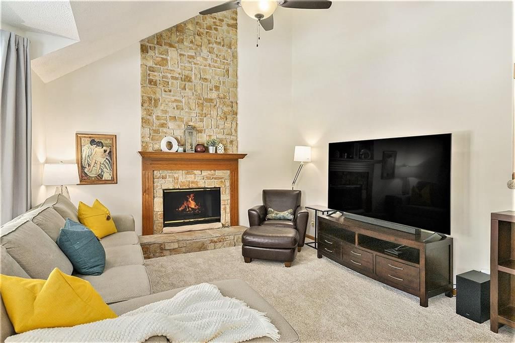 1153 E YESTERYEAR Drive — photo 6