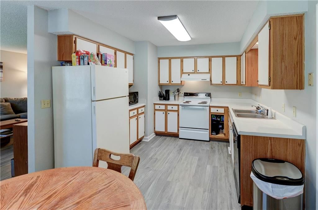 300 E 17th Street — photo 24